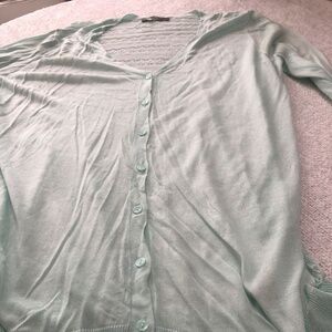 Xl Denver Hayes pale green sweater, button ip front, lace-like back,  summery